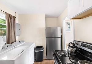 Uptown Apartment, Near Parks! The Bricks Unit 6