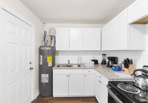 Uptown Apartment, Near Parks! The Bricks Unit 7