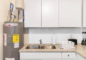 Uptown Apartment, Near Parks! The Bricks Unit 7