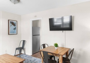 Uptown Apartment, Near Parks! The Bricks Unit 7