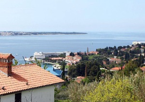 Uptown Apartment w/ Balcony and Sea View ZAKI3
