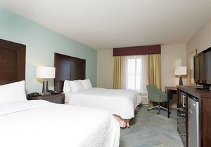 2-Star Hotel ∙ Hampton Inn Detroit Roseville