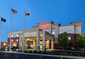 2-Star Hotel ∙ Hampton Inn Detroit Roseville