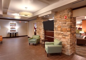 Holiday Inn Express & Suites Overland Park, an IHG Hotel