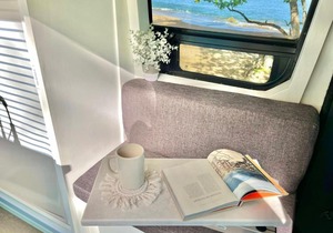 Van Del Sol - Stay where it moves you with Merci