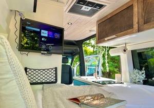 Van Del Sol - Stay where it moves you with Merci