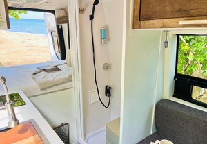 Van Del Sol - Stay where it moves you with Merci