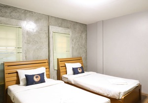 VaylaSamran 1 By RoomQuest