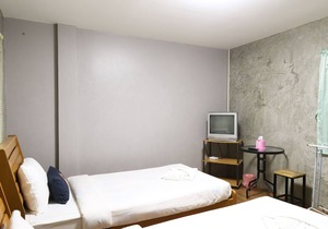 VaylaSamran 1 By RoomQuest