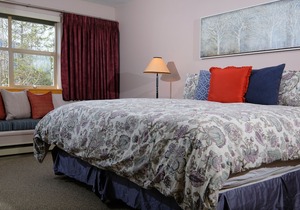 Very Attractive Large Condo. Excellent Location. Must See!