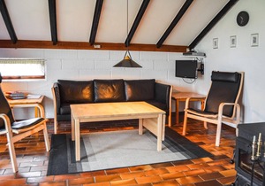 Very well maintained, renovated cottage, nicely and brightly furnished.