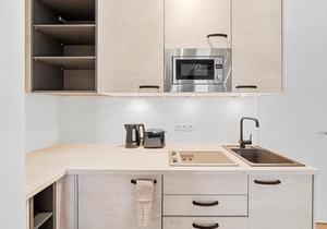 VibeStudio 302 - Central - AC - Licensed - Parking Nearby
