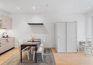 VibeStudio 304 - Central - AC - Licensed - Parking Nearby