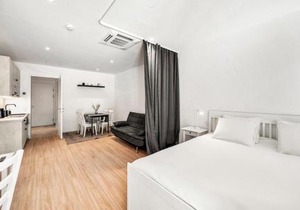 VibeStudio 403 - Central - AC - Licensed - Parking Nearby