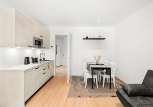 VibeStudio 403 - Central - AC - Licensed - Parking Nearby