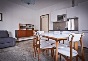 VICTORY HOUSE 4 FRONT LAKE AP3 GARDEN & SPA