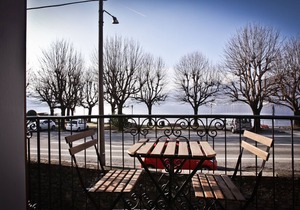 VICTORY HOUSE 4 FRONT LAKE AP4 GARDEN & SPA