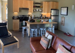 VIEWS!! Last Minute/Longer Stay SPECIALS!