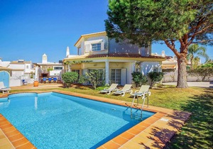 Villa ∙ 4 bedrooms ∙ 8 guests