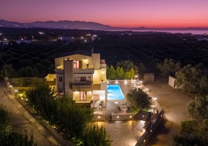 Villa 4 Seasons, tangible luxury on your vacation!