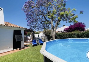 Villa, Albufeira, 2 bedrooms, 200 m from the Strip, 500m from the beach, pool and garden