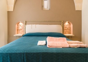 Villa Artemide - Three Bedroom Villa, Sleeps 6