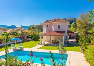 Villa Atlantis - Three Bedroom Villa, Sleeps 7