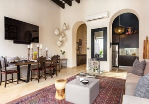 Villa Blanca | Stylish Colonial in Best Location