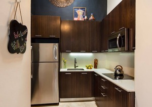 Villa Blanca | Stylish Colonial in Best Location