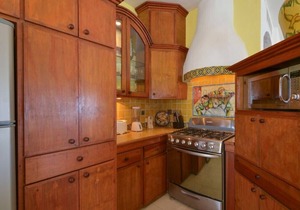 Villa Canteena, Gorgeous Beach Front Villa, Infinity Pool on Secluded Property