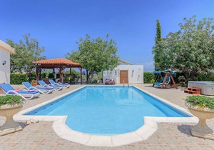 Villa Chariklia Neo Chorio