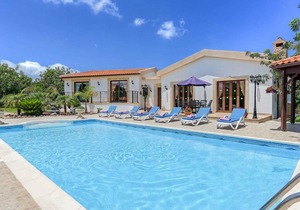 Villa Chariklia Neo Chorio