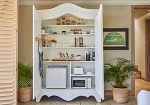 Villa del Mar - "Luxurious en-suite bedroom with lounge and stunning sea view balcony in Bantry Bay"