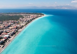 Villa Dolphin - Beachfront Maisonette with Pool