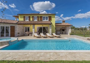 Villa Gardenia with pool, garden and jacuzzi