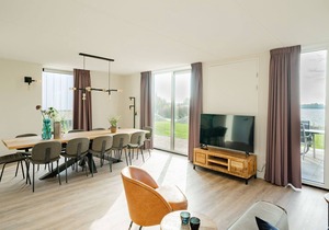 Villa located on the water, near a nature reserve