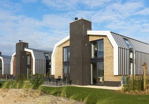 Villa located on the water, near a nature reserve