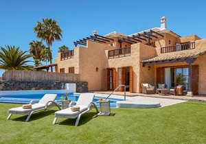 Villa Maria with pool