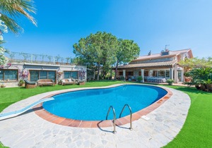 Villa Marjals - Five Bedroom Villa, Sleeps 10