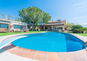 Villa Marjals - Five Bedroom Villa, Sleeps 10