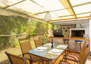 Villa Mavrikia: Large Private Pool, A/C, WiFi, Eco-Friendly