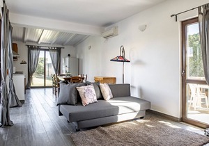 Villa Ognina Dependance I with pool by Wonderful Italy