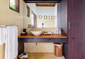 Villa Sasoon 2, 100 mt to Beach