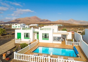 Villa Sol y Mar: Large Heated Private Pool, Sea Views, WiFi