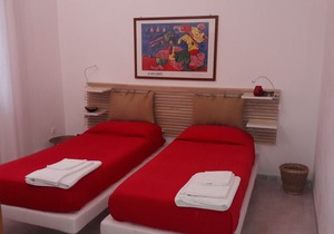 Villa with pool 300 meters from the sea sleeps 12 - Free WiFi air conditioning