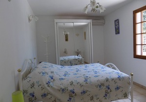 Villa with swimming pool, near Porto-Vecchio and beach, 2 bedrooms, sleeps 6