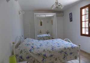 Villa with swimming pool, near Porto-Vecchio and beach, 2 bedrooms, sleeps 6