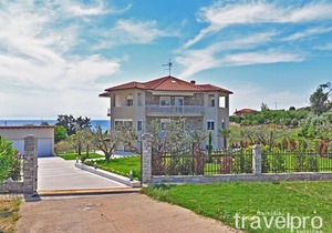 Villa Zeria by TravelPro Services- Nea Potida...