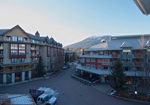 Village Location -Penthouse floor - View - Hot tub - newly renovated - Eagle Lodge