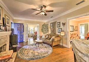 Walk to Midwestern State Wichita Falls Cottage!